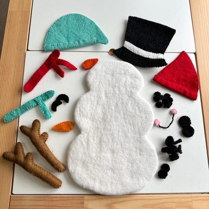 Felt "Build A Snowman" Mat w/ Accessories